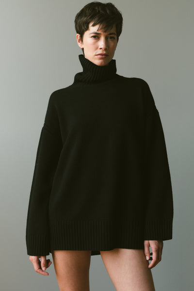 Women's Oversized Cashmere Turtleneck Sweater