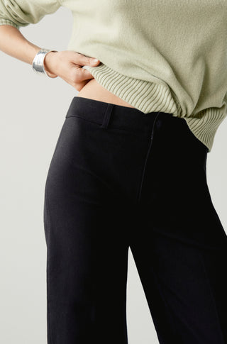 The Stratus – Black