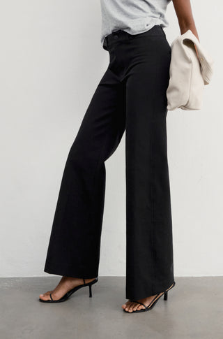 The Stratus – Black