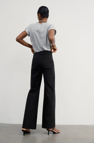 The Stratus – Black